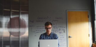 Selbstständigkeit: Die ersten Schritte nach der Unternehmensgründung Selbstständigkeit