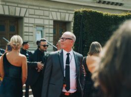 Bunte und aufregende Welt der Promis – Neuigkeiten, Klatsch und Tratsch Promi