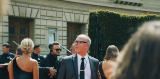 Bunte und aufregende Welt der Promis – Neuigkeiten, Klatsch und Tratsch Promi