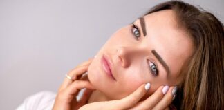 Glatte, frische Haut dank Oxyface, Hydrafacial oder Hollywood Peel glatte Haut
