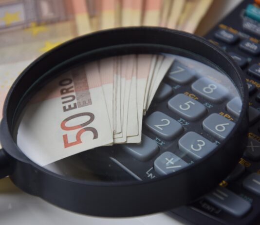 Sparen als Student: Tipps für Ihre finanzielle Zukunft Geld im Studium sparen