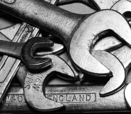 Wie Sie Ihren vertrauenswürdigen Mechaniker in Ihrer Nähe wählen KFZ Mechaniker