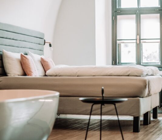 Der Weg zum besseren Schlaf beginnt bei der richtigen Bettenwahl Bett