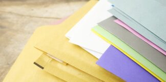 Schreiben statt tippen: Darum sollte man Stift und Papier weiterhin verwenden Akten