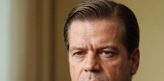 Karl-Theodor zu Guttenberg: Ein Blick auf seinen Schlaganfall und die Auswirkungen auf sein Leben und Wirken Karl-Theodor zu Guttenberg: Ein Blick auf seinen Schlaganfall und die Auswirkungen auf sein Leben und Wirken